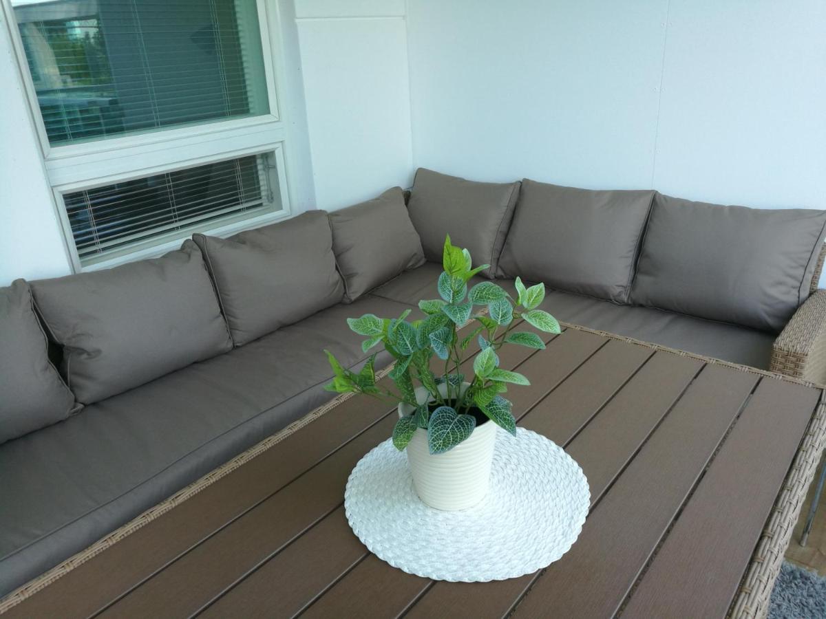 Starhomes Double Lux 8 Oulu Exterior foto